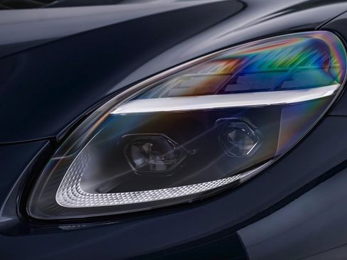 New 2025 Aston Martin Vanquish image 8