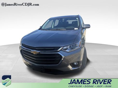 Used 2020 Chevrolet Traverse LT FWD image 3
