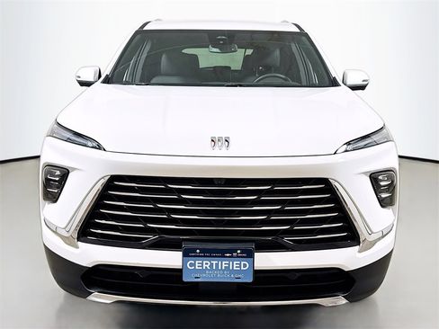 Used 2025 Buick Enclave Preferred image 2