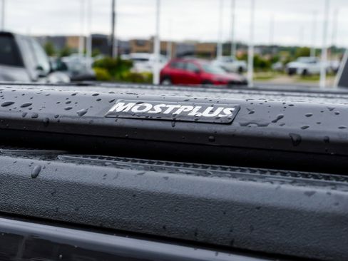 Certified 2025 Toyota Tacoma TRD Off-Road AWD/4WD image 15