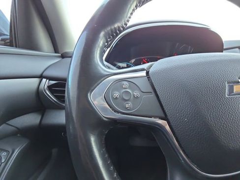 Used 2020 Chevrolet Traverse LT image 11