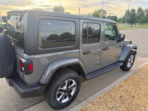 Used 2018 Jeep Wrangler Unlimited Sahara w/ Cold Weather Group AWD/4WD image 24