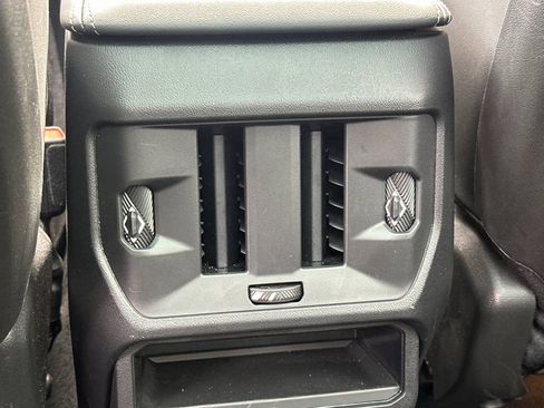 Used 2025 BMW X3 xDrive30i w/ Premium Package image 16