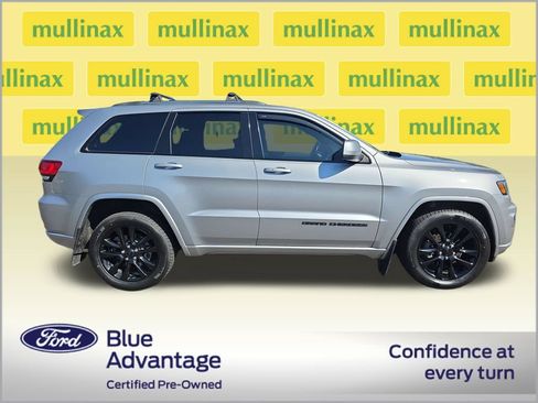 Used 2020 Jeep Grand Cherokee Altitude AWD/4WD image 2