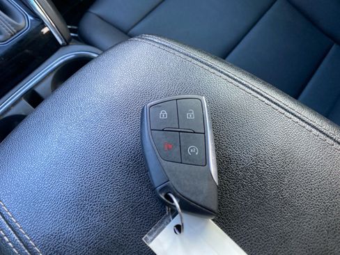 Used 2024 GMC Canyon Elevation w/ Elevation Premium Package AWD/4WD image 10