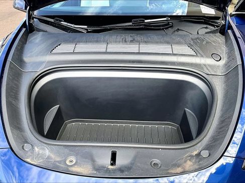 Used 2025 Tesla Model Y Long Range RWD image 10