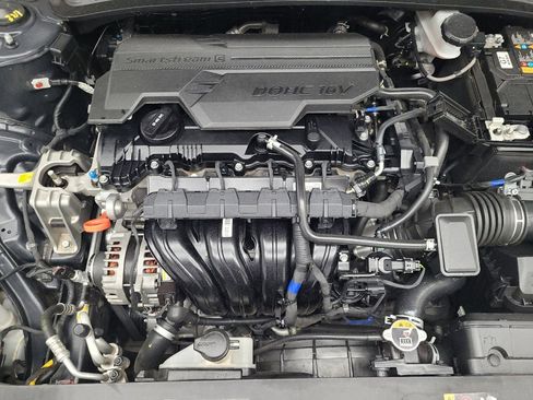 Used 2024 Hyundai Elantra SE FWD image 30