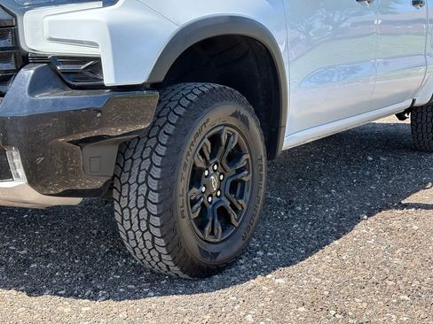 Used 2023 Chevrolet Silverado 1500 ZR2 w/ Technology Package image 9