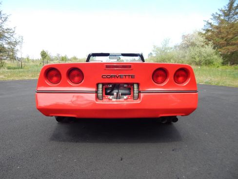Used 1988 Chevrolet Corvette Convertible RWD image 12