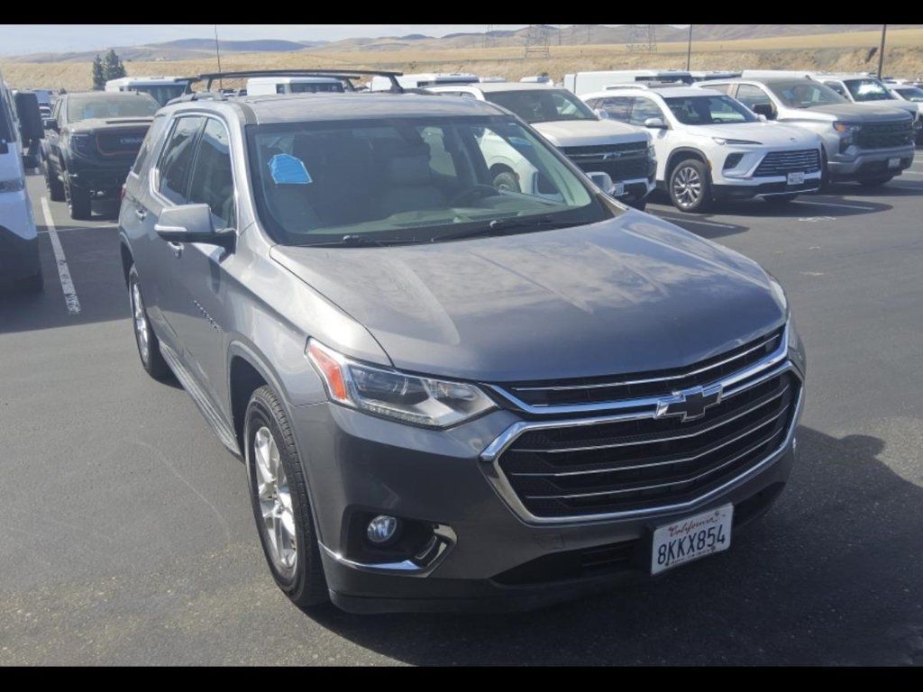 Used 2019 Chevrolet Traverse LT w/ LPO, 'HIT The Road' Package AWD/4WD image 2