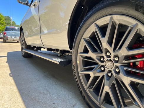 New 2025 Ford Expedition Platinum w/ Stealth Performance Package image 38