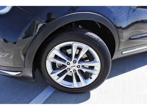 Used 2018 Ford Explorer XLT w/ Equipment Group 202A FWD image 31
