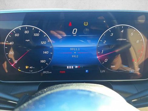 Used 2024 Mercedes-Benz GLC 300 4MATIC image 11