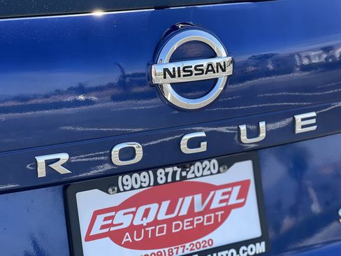 Used 2021 Nissan Rogue SV AWD/4WD image 7