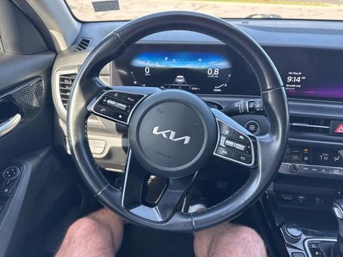 Used 2024 Kia Seltos EX AWD/4WD image 16
