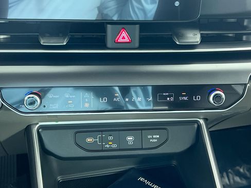 New 2026 Kia Carnival image 26