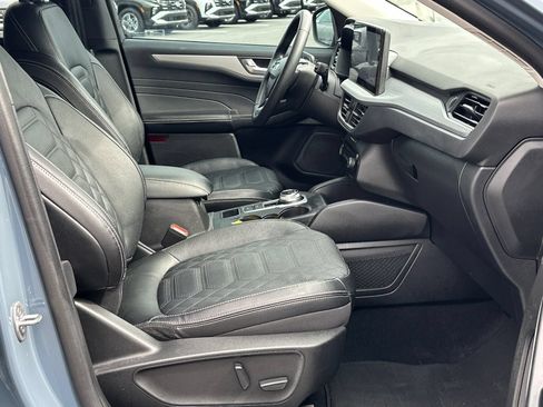 Used 2023 Ford Escape Platinum w/ Premium Technology Package AWD/4WD image 14