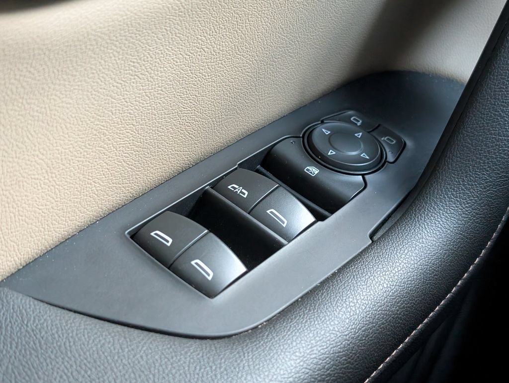 Used 2024 Chevrolet Blazer Premier w/ Enhanced Convenience Package FWD image 27