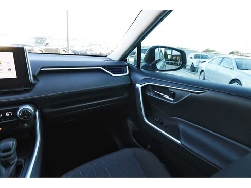 Used 2025 Toyota RAV4 XLE image 8