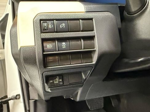 Used 2024 Toyota Tacoma TRD Off-Road image 14