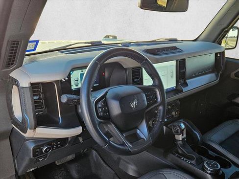 Used 2023 Ford Bronco Wildtrak image 10