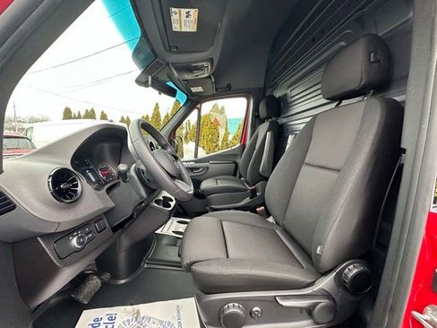 Used 2026 Mercedes-Benz Sprinter 2500 image 16