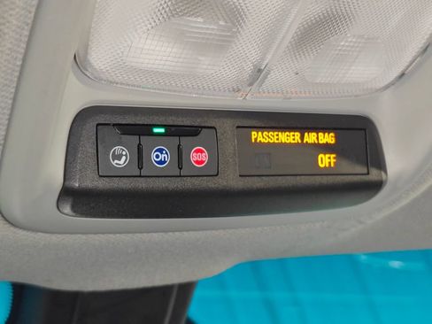 Used 2023 Chevrolet Bolt LT w/ Driver Confidence Package FWD image 9