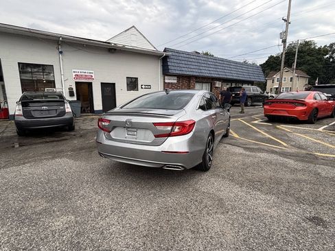 Used 2021 Honda Accord Sport image 17