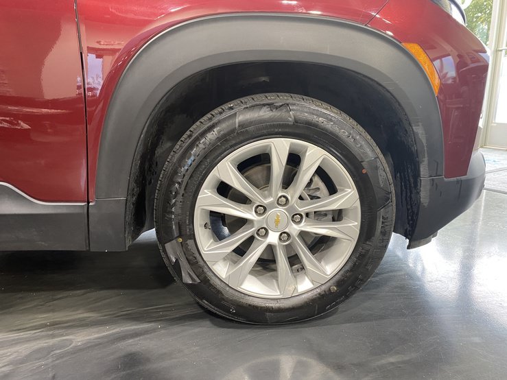 Used 2023 Chevrolet TrailBlazer LS FWD image 9