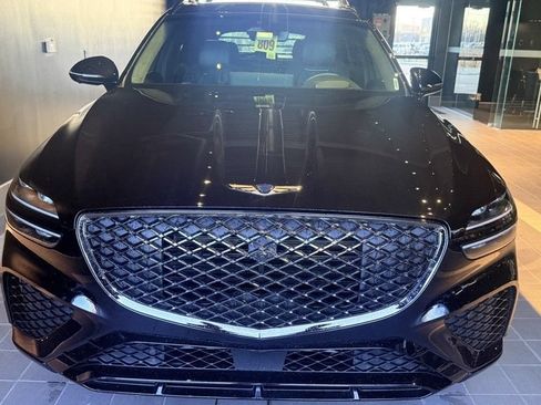 Used 2024 Genesis GV70 3.5T Sport w/ Sport Prestige Package AWD/4WD image 12