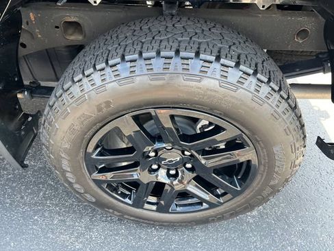 Certified 2024 Chevrolet Silverado 1500 RST w/ Z71 Off-Road Package AWD/4WD image 25