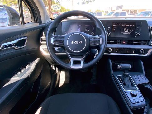 Used 2023 Kia Sportage LX AWD/4WD image 6