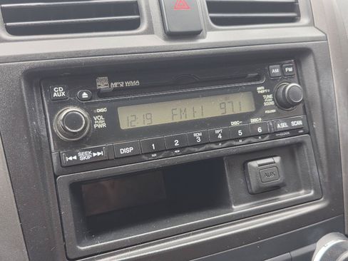 Used 2011 Honda CR-V LX image 17