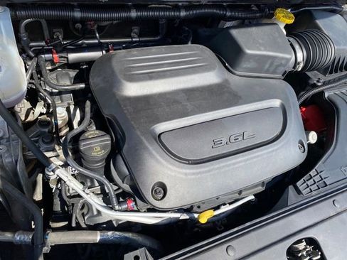 Used 2024 Chrysler Pacifica Touring-L image 21