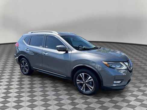 Used 2017 Nissan Rogue SL w/ SL Premium Package image 1