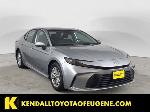 Used 2025 Toyota Camry LE FWD image 7