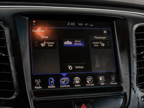 Used 2017 Chrysler 200 Limited Platinum image 30