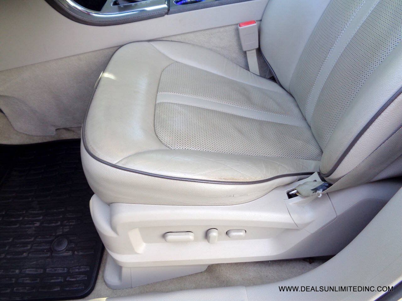 Used 2015 Lincoln MKX AWD w/ Equipment Group 102A image 8