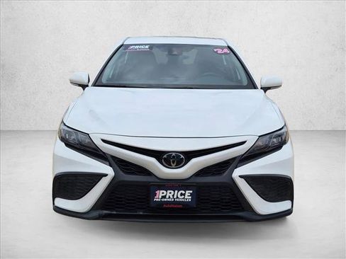 Used 2024 Toyota Camry SE FWD image 2