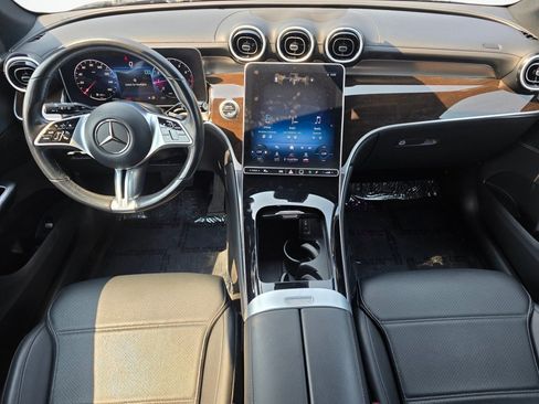 Used 2023 Mercedes-Benz GLC 300 4MATIC image 16