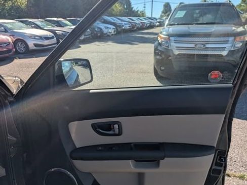 Used 2011 Kia Soul ! image 21