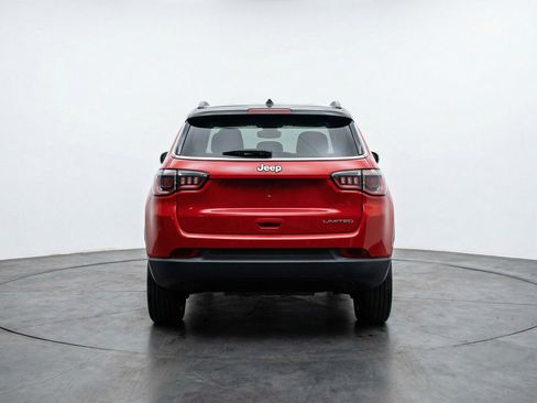 Used 2025 Jeep Compass Limited image 7