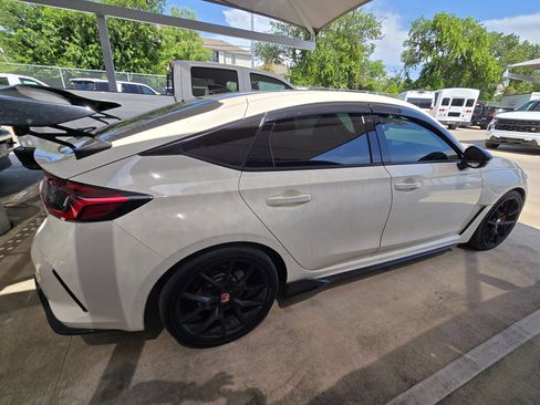 Used 2024 Honda Civic Type R image 8
