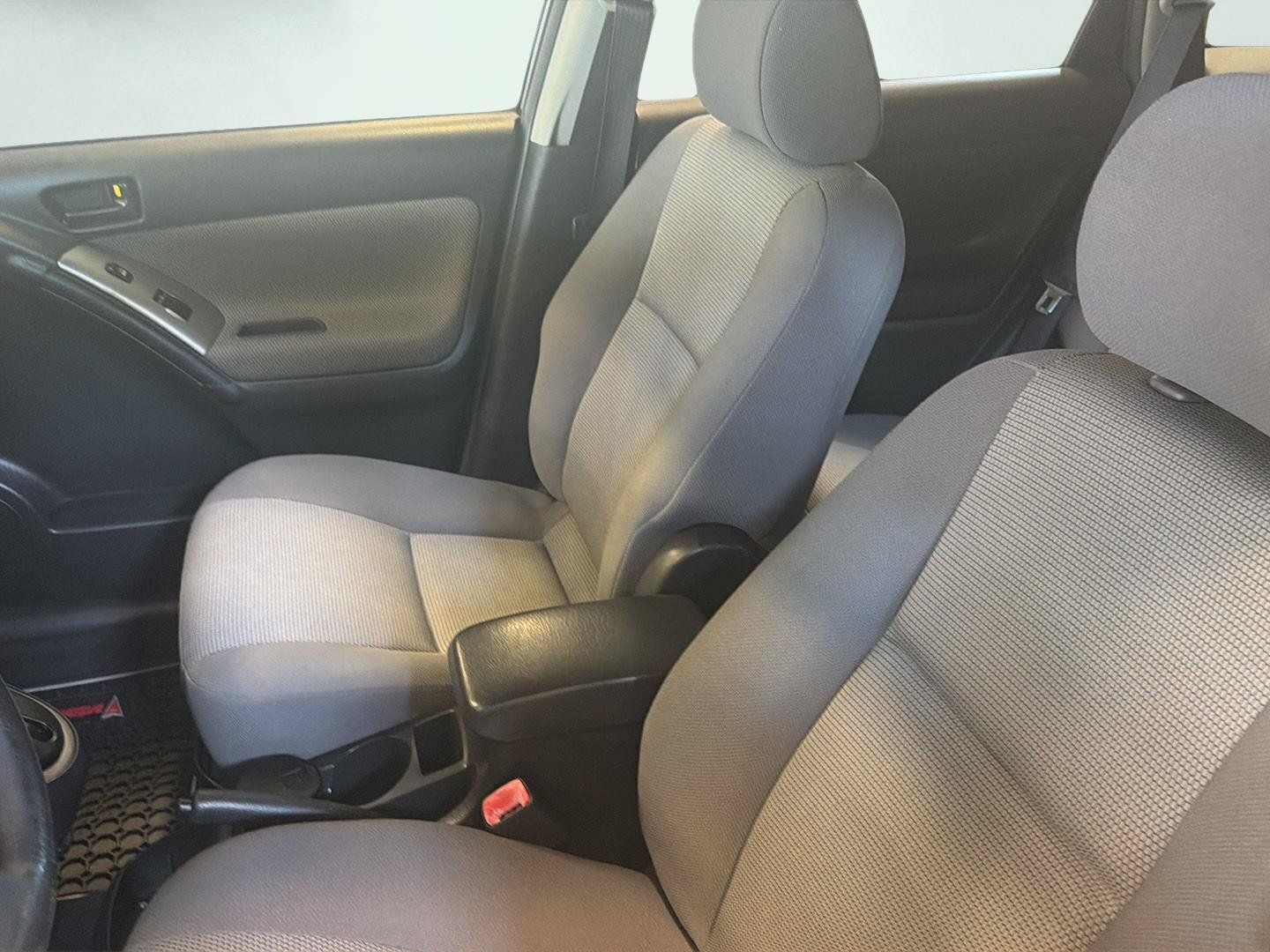 Used 2007 Pontiac Vibe w/ Preferred Package FWD image 22