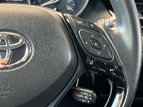 Certified 2020 Toyota C-HR XLE FWD image 26