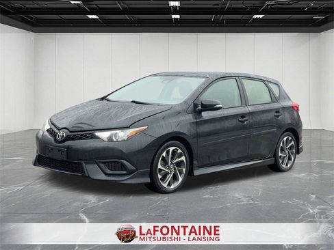 Used 2018 Toyota Corolla iM image 1