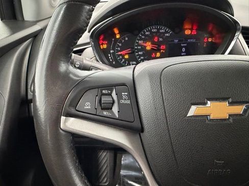 Used 2020 Chevrolet Trax LT w/ Driver Confidence Package AWD/4WD image 11