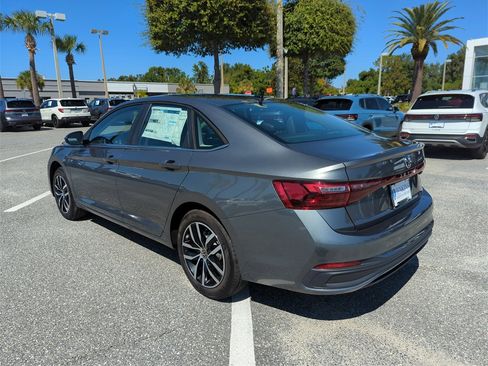 New 2026 Volkswagen Jetta SE image 7