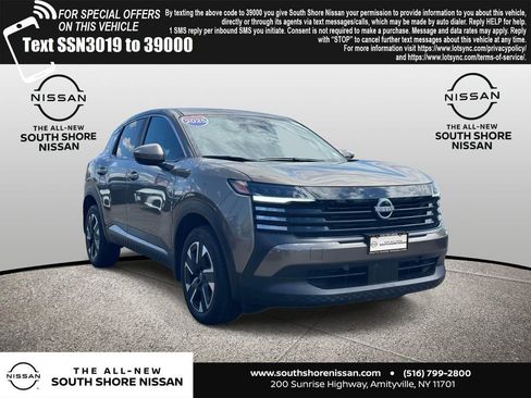 Used 2025 Nissan Kicks SV AWD/4WD image 1