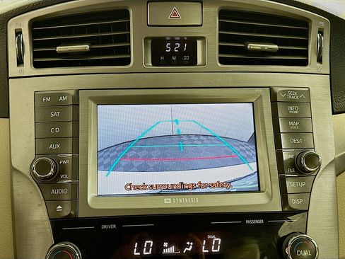 Used 2012 Toyota Avalon Limited image 22